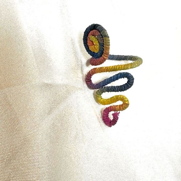 Colorful snake threaded ring - Picture 5 of 7